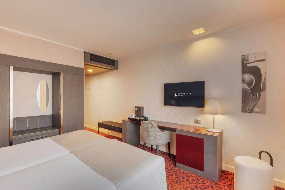 Habitación Deluxe (Comunicada) del hotel Eurostars Palazzo Zichy. Foto 2