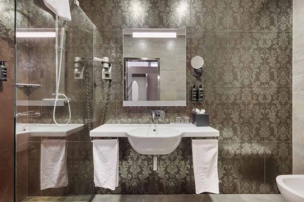 Habitación Deluxe (Cama Supletoria) del hotel Eurostars Palazzo Zichy. Foto 4