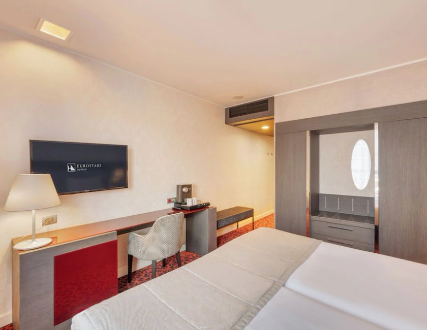 Habitación Deluxe del hotel Eurostars Palazzo Zichy. Foto 4