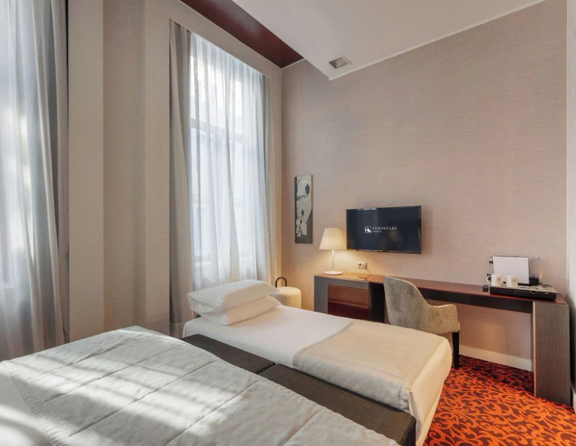 Habitación Deluxe (Cama Supletoria) del hotel Eurostars Palazzo Zichy. Foto 2