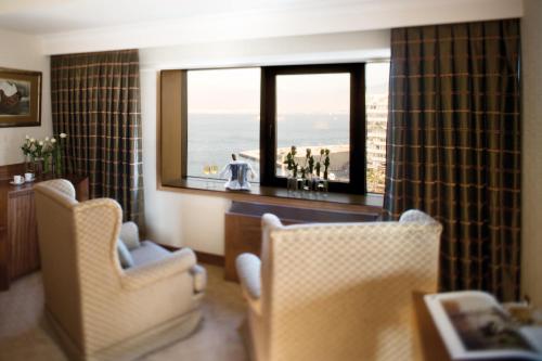 Suite Familiar del hotel Mövenpick Izmir. Foto 1