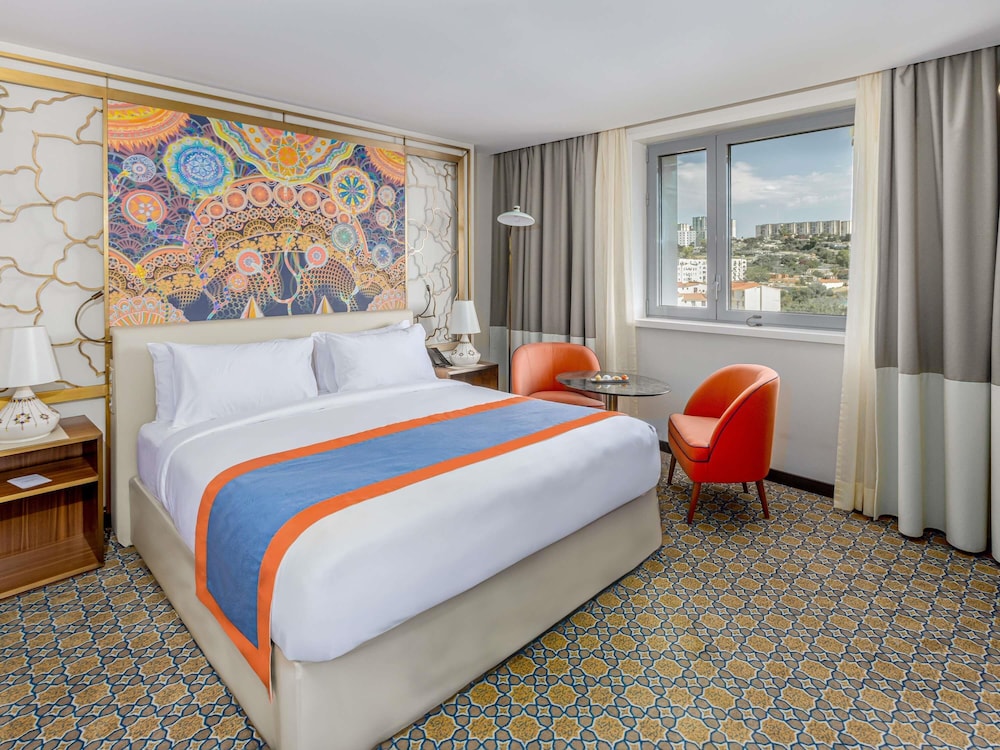 Habitación Clásica con cama King Size, vistas a la ciudad del hotel Mercure Alger Palais Des Congres