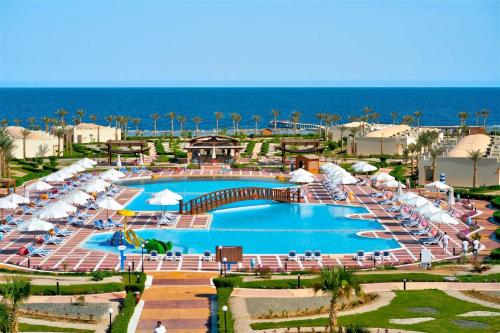 Habitación Doble con vistas al mar del hotel Amarina Queen Resort & Aqua Park Marsa Alam. Foto 4