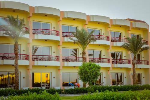 Habitación Familiar del hotel Amarina Queen Resort & Aqua Park Marsa Alam. Foto 12