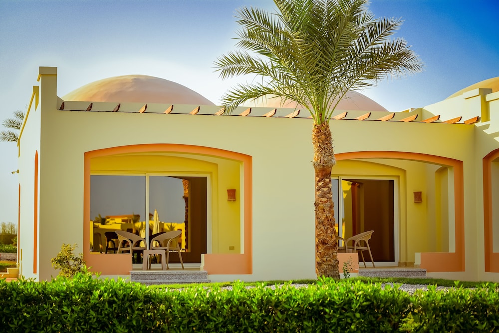 Habitación Doble / Gemela con Vistas al Jardín del hotel Amarina Queen Resort & Aqua Park Marsa Alam. Foto 1
