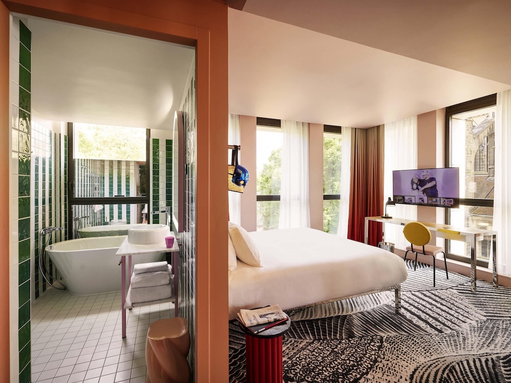 Gemela Medium Mama del hotel Mama Shelter Dijon. Foto 5