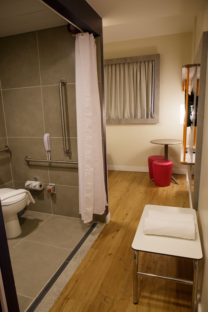 Habitación Standard Discapacitados con 1 cama individual del hotel Ibis Budget Maceió Pajuçara. Foto 1