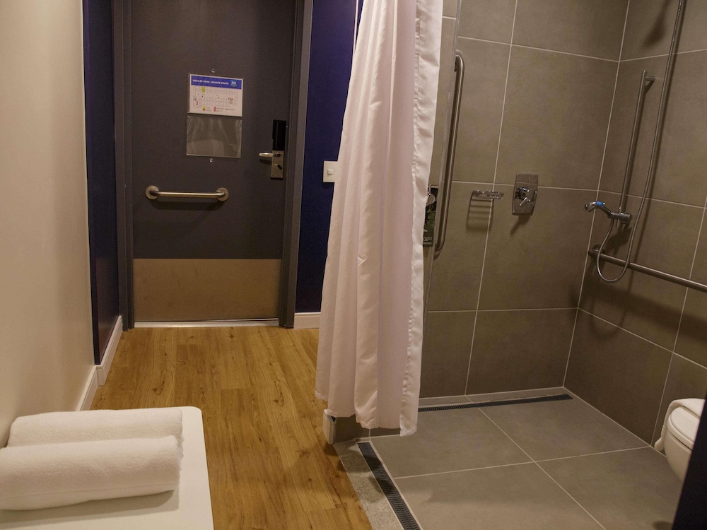 Habitación Standard Discapacitados con 1 cama individual del hotel Ibis Budget Maceió Pajuçara. Foto 6