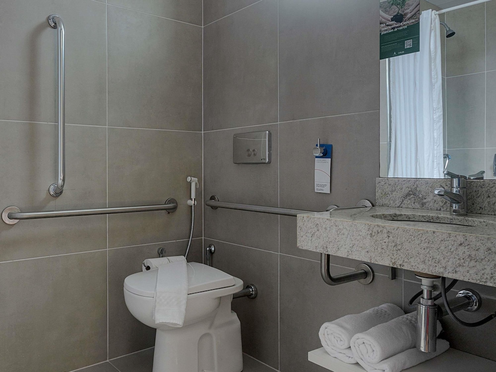 Habitacion Standard discapacitados con 1 cama doble del hotel Ibis Budget Maceió Pajuçara. Foto 2