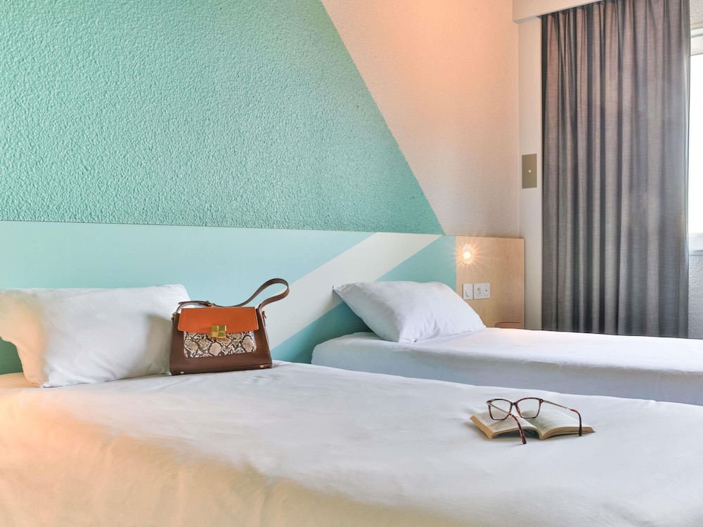 Habitación estándar con 2 camas individuales del hotel Ibis Budget Tours Sud. Foto 4