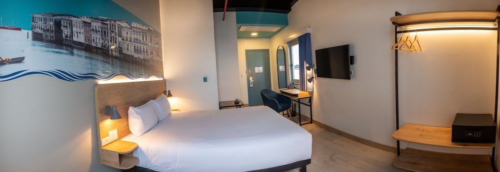 Habitación superior, 1 cama doble del hotel Ibis Styles El Malecon Guayaquil. Foto 2