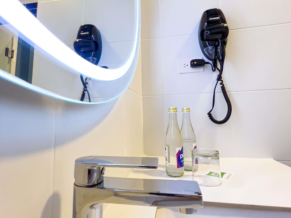 Habitación estándar, 2 camas individuales del hotel Ibis Styles El Malecon Guayaquil. Foto 2