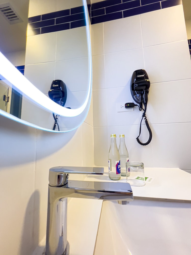 Habitación Deluxe, 1 cama doble del hotel Ibis Styles El Malecon Guayaquil. Foto 3
