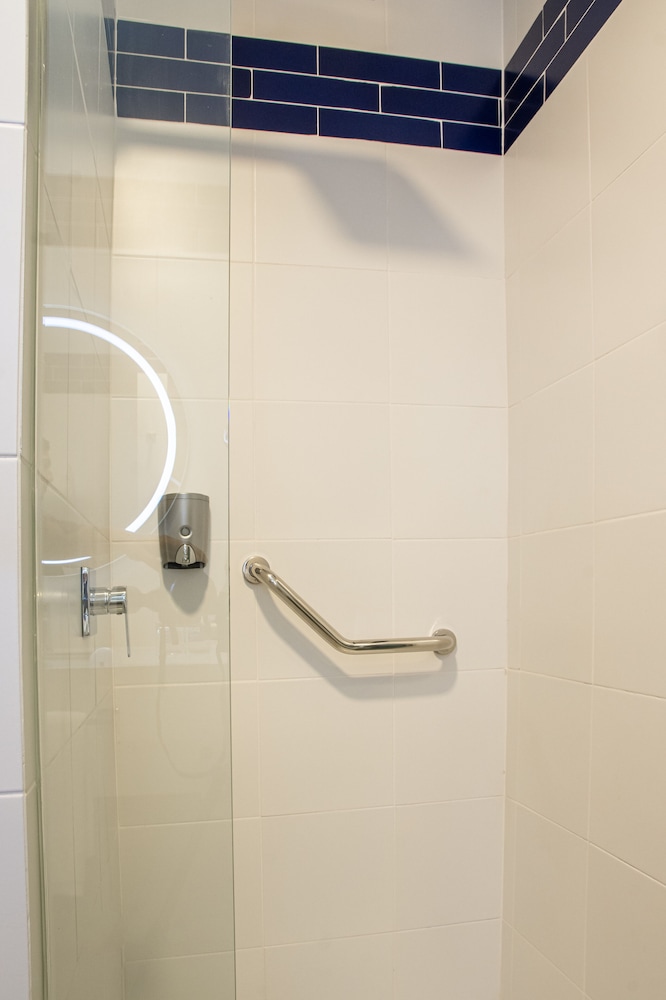 Habitación Deluxe, 1 cama doble del hotel Ibis Styles El Malecon Guayaquil. Foto 4