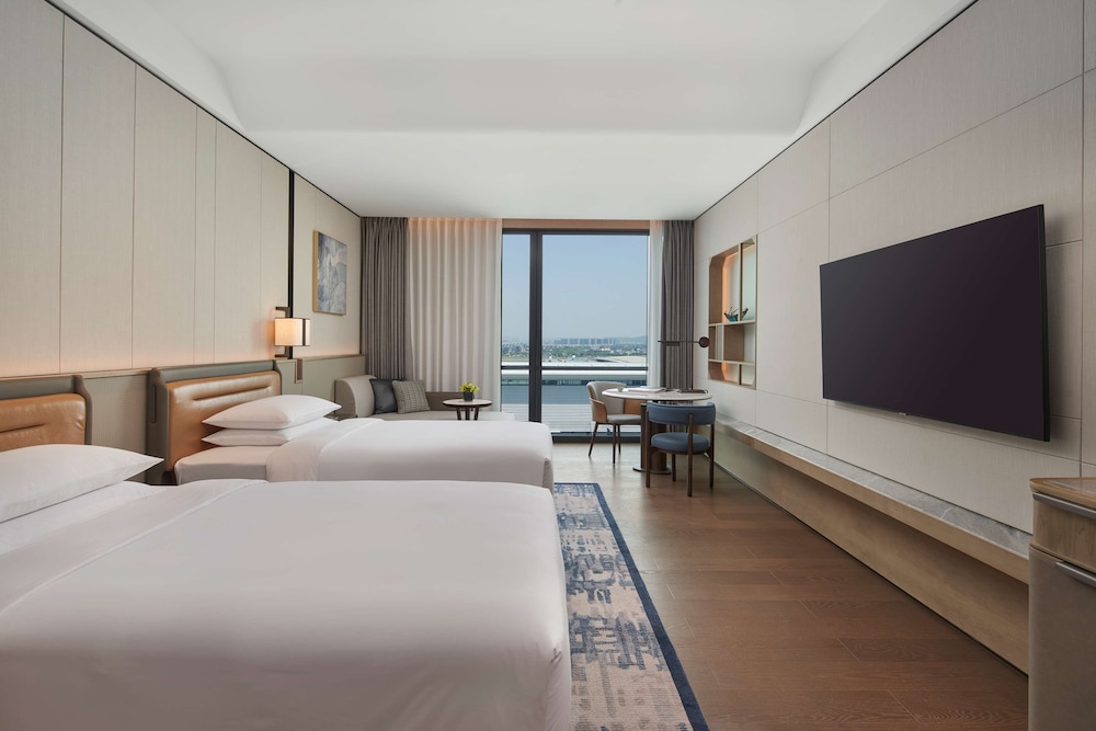 2 camas individuales, vistas al aeropuerto del hotel Hyatt Regency Hangzhou International Airport