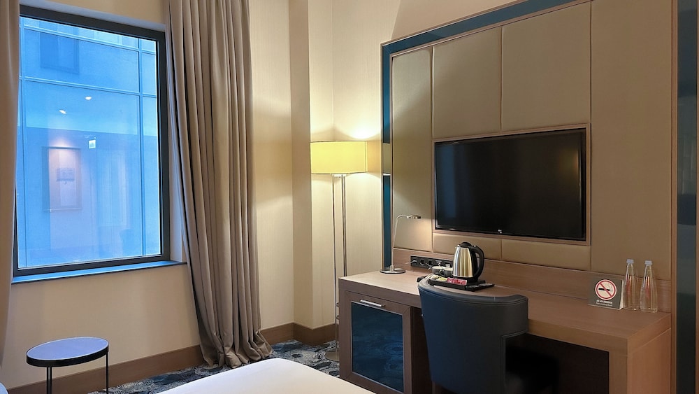 Habitación Clásica con 1 cama doble del hotel Tbilisi Philharmonic By Mercure. Foto 5