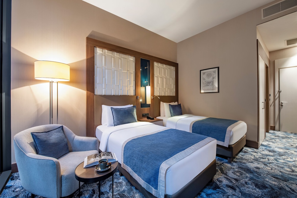 Habitación estándar con 2 camas individuales del hotel Tbilisi Philharmonic By Mercure. Foto 1
