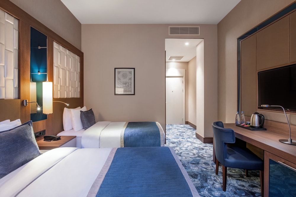 Habitación estándar con 2 camas individuales del hotel Tbilisi Philharmonic By Mercure. Foto 2