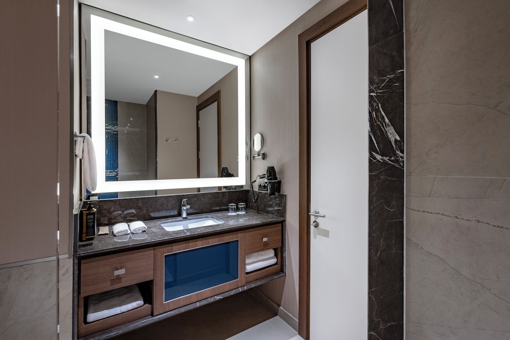 Habitación estándar con 2 camas individuales del hotel Tbilisi Philharmonic By Mercure. Foto 6