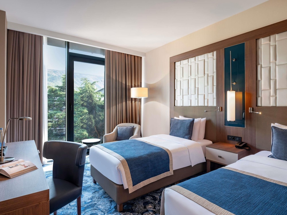 Habitación superior con 2 camas individuales del hotel Tbilisi Philharmonic By Mercure