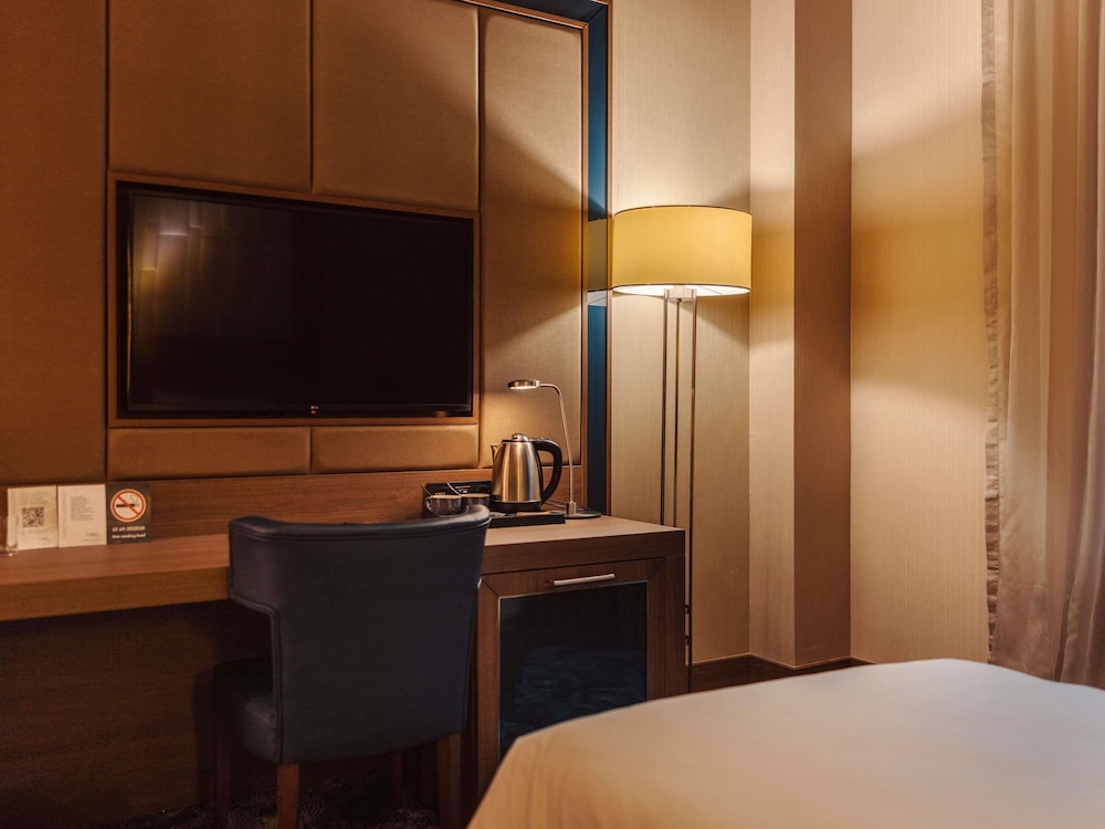 Habitación estándar con 2 camas individuales del hotel Tbilisi Philharmonic By Mercure. Foto 10
