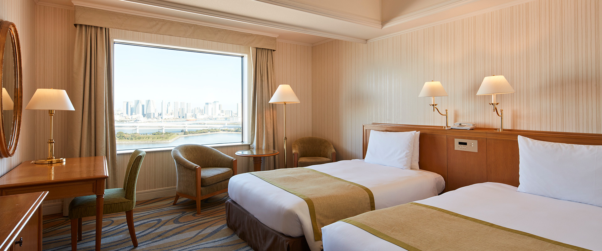 Superior Twin Rainbow Bridge Side del hotel Grand Nikko Tokyo Daiba