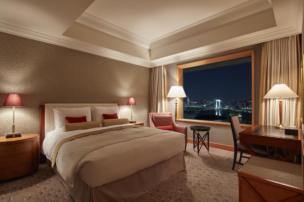 Club Authentic Superior Rainbow Bridge Side del hotel Grand Nikko Tokyo Daiba