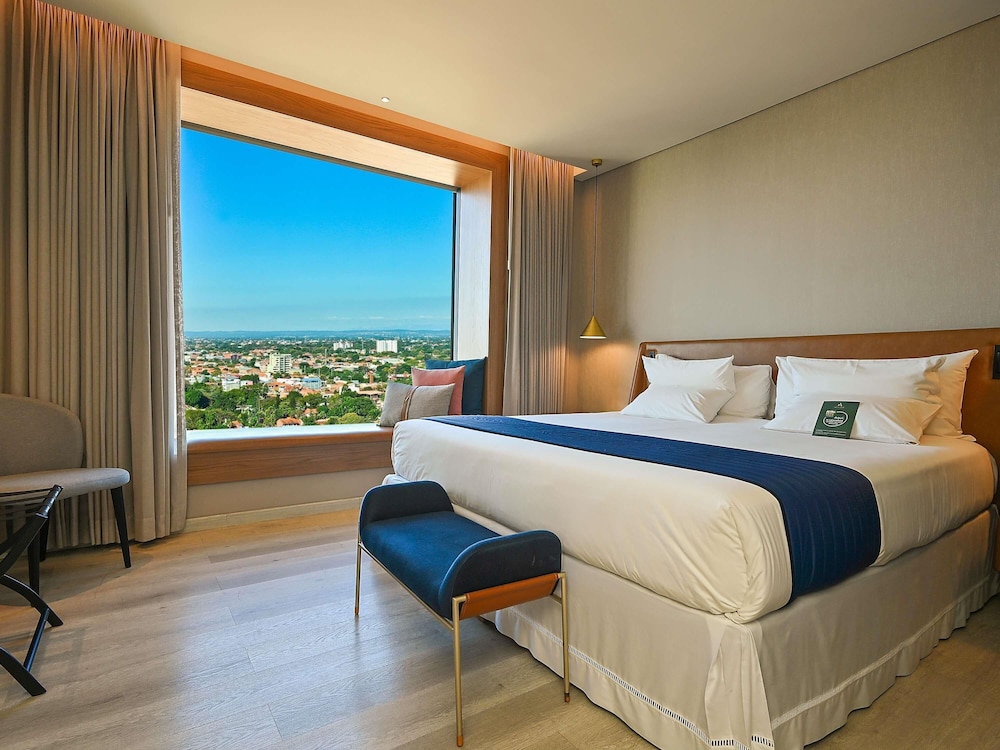 Suite Presidencial del hotel Novotel Santa Cruz De La Sierra. Foto 1