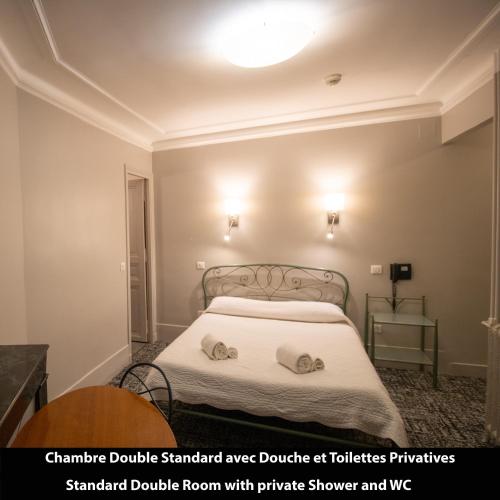 Habitación Doble con ducha y aseo privados del hotel Port Royal Hotel