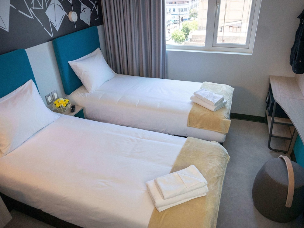 Habitación standard 2 camas individuales del hotel Ibis Styles Antofagasta. Foto 2