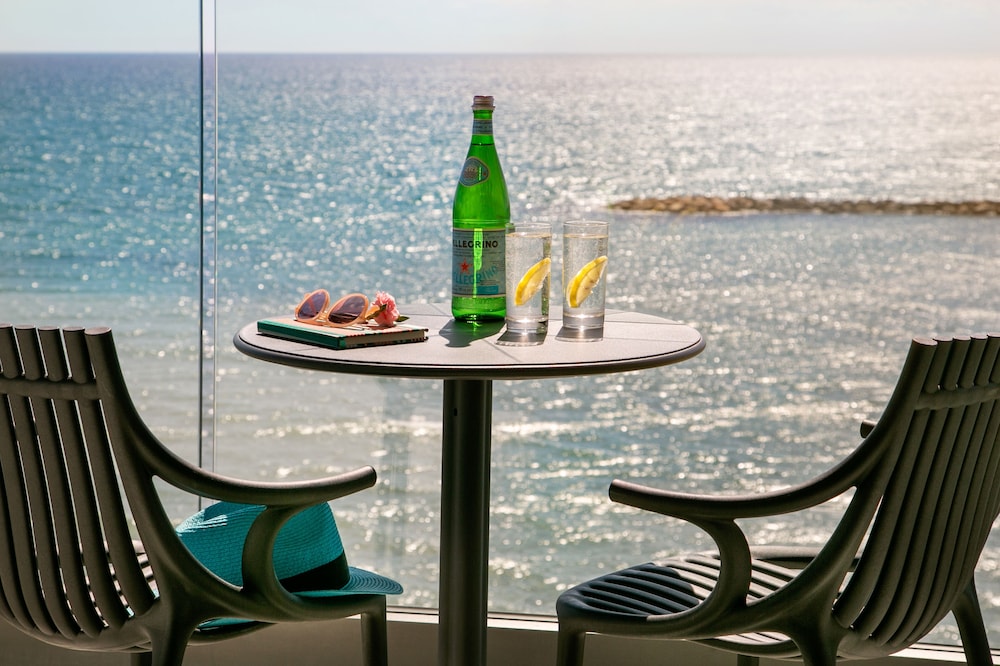 Habitación Estándar, balcón, vistas al mar - 1 cama doble del hotel Mercure Larnaca Beach Resort
