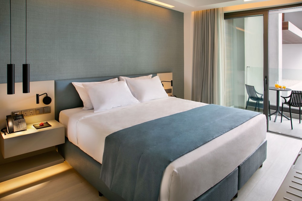 Habitación Estándar, balcón, vistas al mar - 1 cama doble del hotel Mercure Larnaca Beach Resort. Foto 4