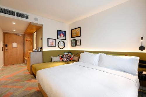 Habitaciones Comunicadas Familiares del hotel Hampton By Hilton Krakow Airport. Foto 2