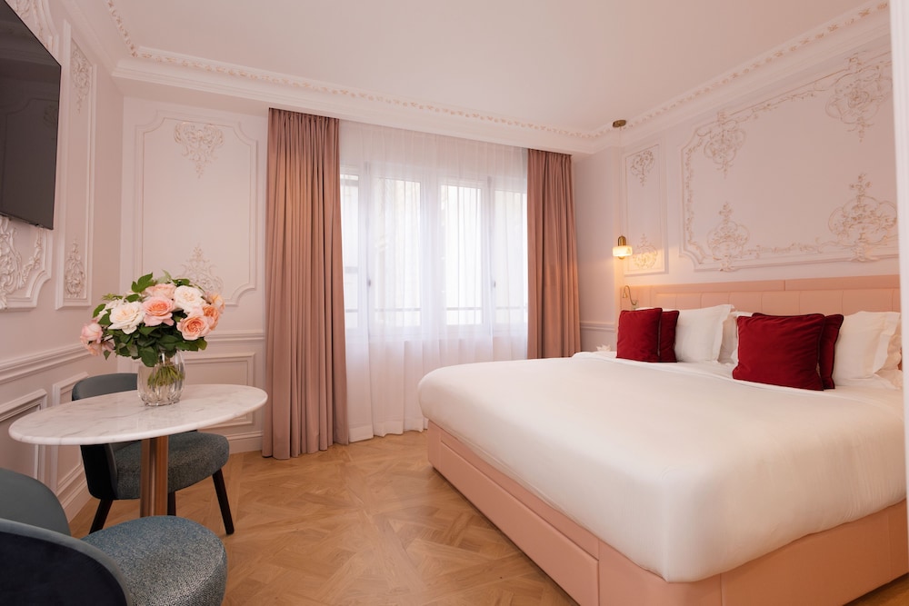 Estudio superior, 1 cama de matrimonio, no fumadores del hotel Mode Paris Aparthotel. Foto 1