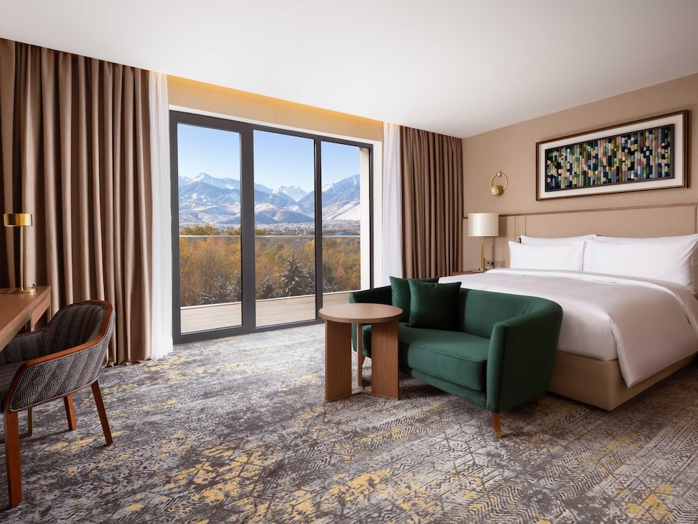 Suite ejecutiva, 1 cama de matrimonio grande, vistas a la montaña (Panoramic) del hotel Swissôtel Wellness Resort Alatau Almaty