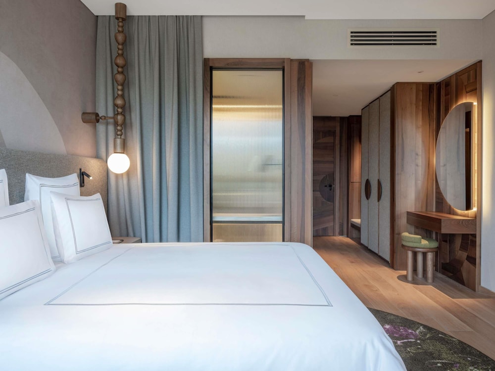 Swiss, Habitación Business, 1 cama doble del hotel Swissôtel Tbilisi. Foto 3