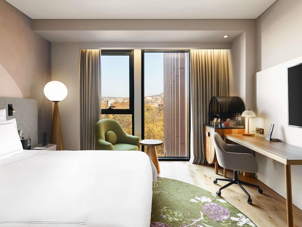 Swiss, Habitación Business, 1 cama doble del hotel Swissôtel Tbilisi. Foto 4