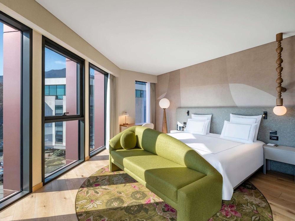 Swiss, Habitación Deluxe, 1 cama doble del hotel Swissôtel Tbilisi