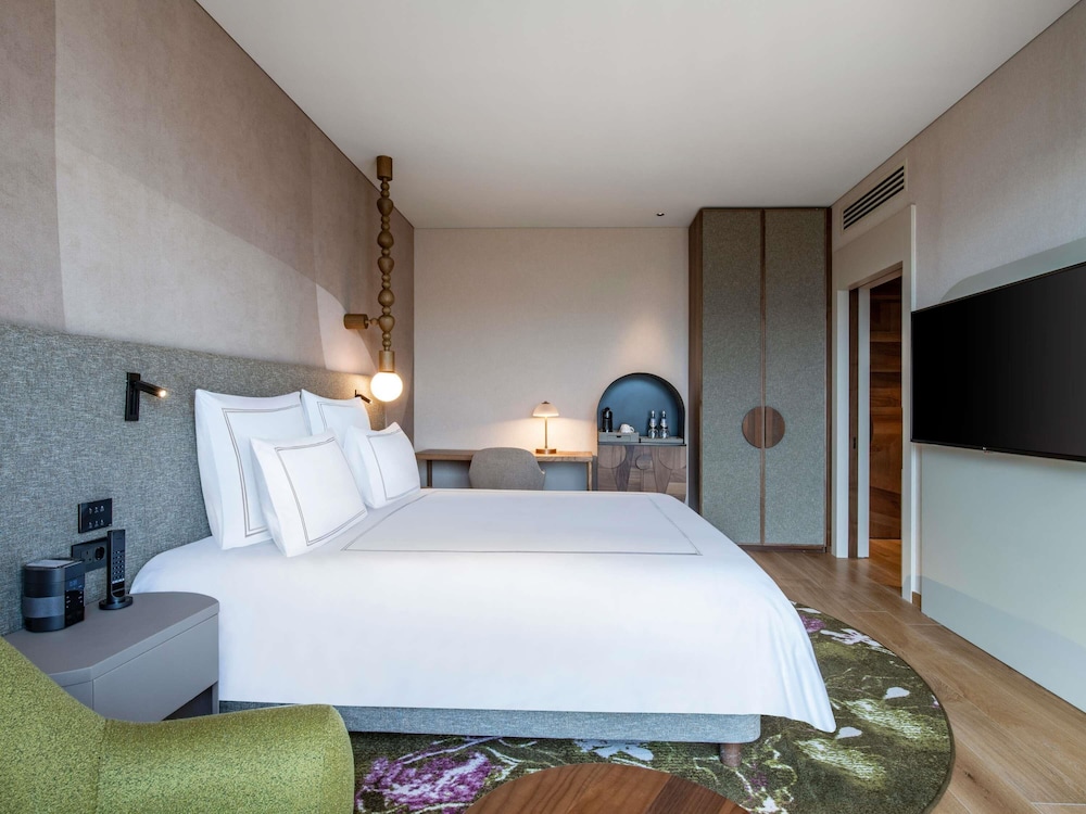 Swiss, Habitación superior, 1 cama de matrimonio del hotel Swissôtel Tbilisi