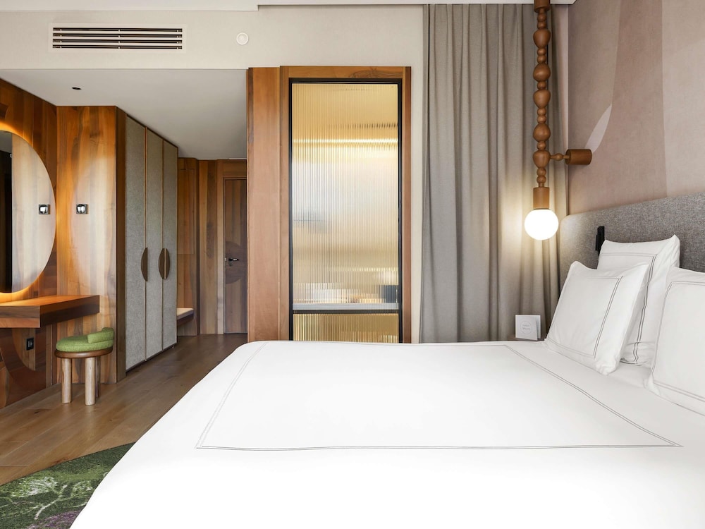 Swiss, Habitación superior, 1 cama de matrimonio del hotel Swissôtel Tbilisi. Foto 3