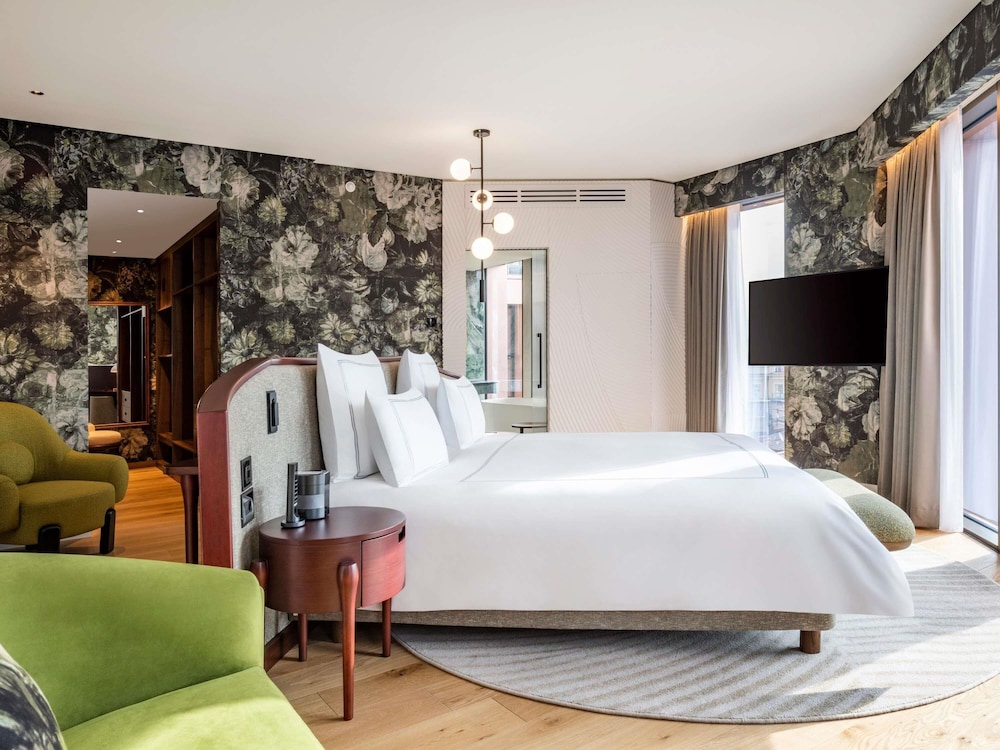 Suite presidencial, 1 cama de matrimonio grande del hotel Swissôtel Tbilisi. Foto 3