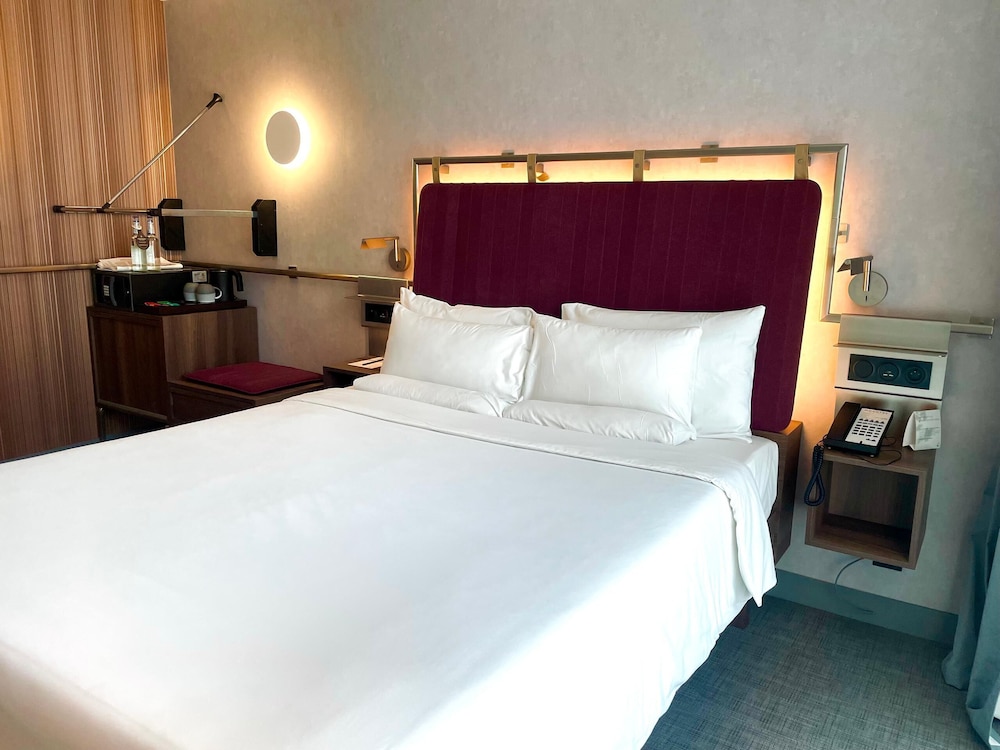 Habitación Estándar con 1 cama doble del hotel Novotel Kinshasa La Gombe. Foto 1