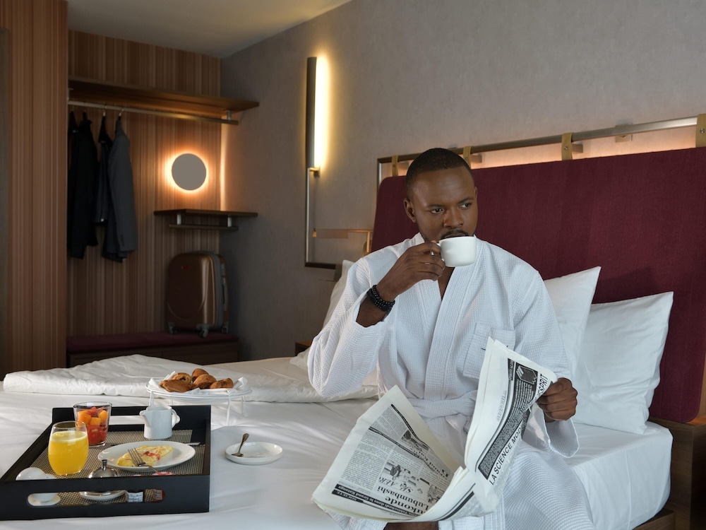Habitación Estándar con 1 cama doble del hotel Novotel Kinshasa La Gombe. Foto 5