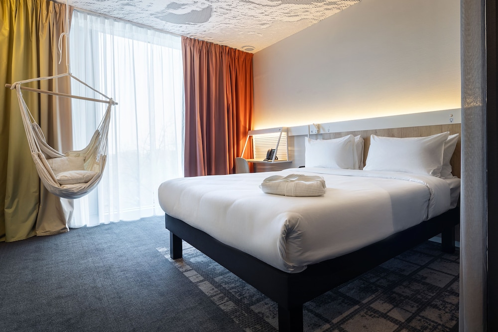 Habitación Premium con 1 cama doble del hotel Ibis Almaty Jetisu. Foto 1