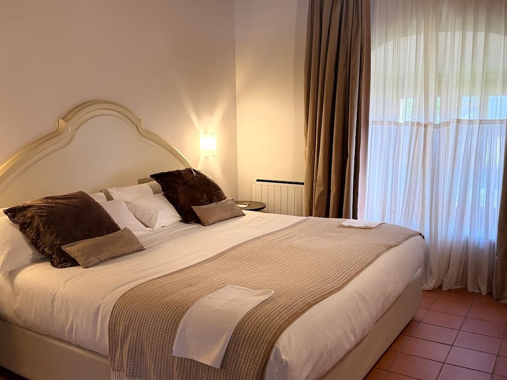 Habitación clásica doble del hotel San Antonio El Real. Foto 3