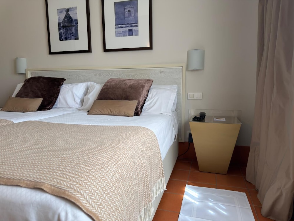 Habitación clásica con 2 camas individuales del hotel San Antonio El Real. Foto 3
