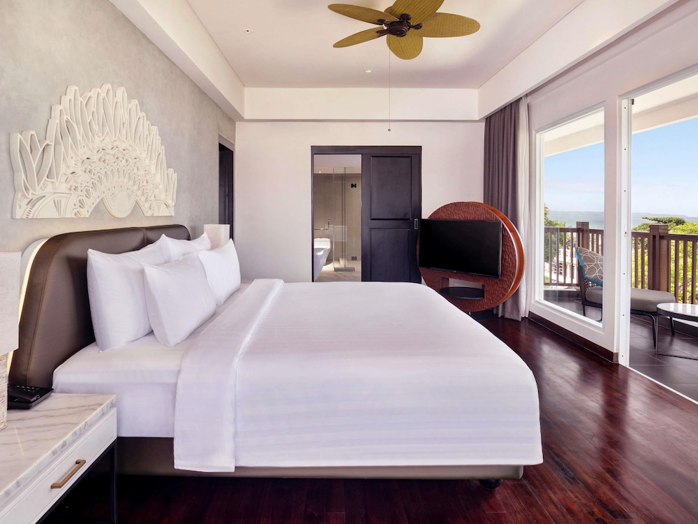 Suite Ejecutiva con Cama King Size del hotel Grand Mercure Bali Seminyak. Foto 8