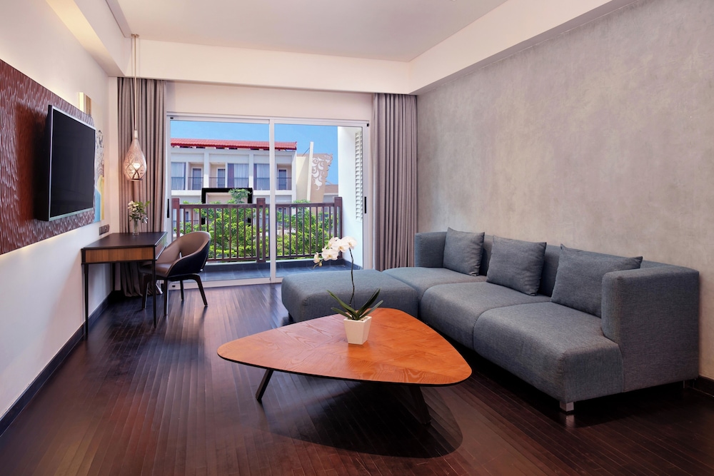 Suite Ejecutiva con Cama King Size del hotel Grand Mercure Bali Seminyak. Foto 10