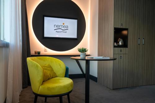 Habitación Doble del hotel NEMEA Appart Paris Levallois. Foto 8