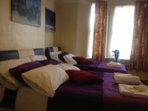 Habitación Triple con baño compartido del hotel Crystal Lodge. Foto 8